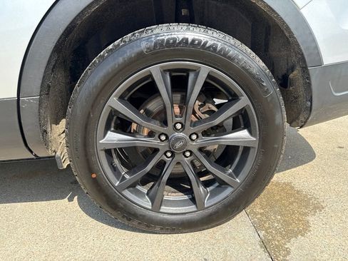 Used 2018 Ford Explorer XLT w/ Equipment Group 202A AWD/4WD image 53