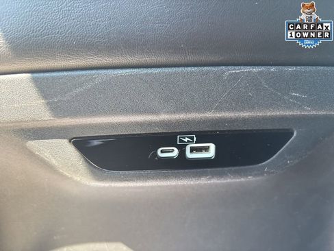 Used 2023 Chrysler Pacifica Touring-L FWD image 33