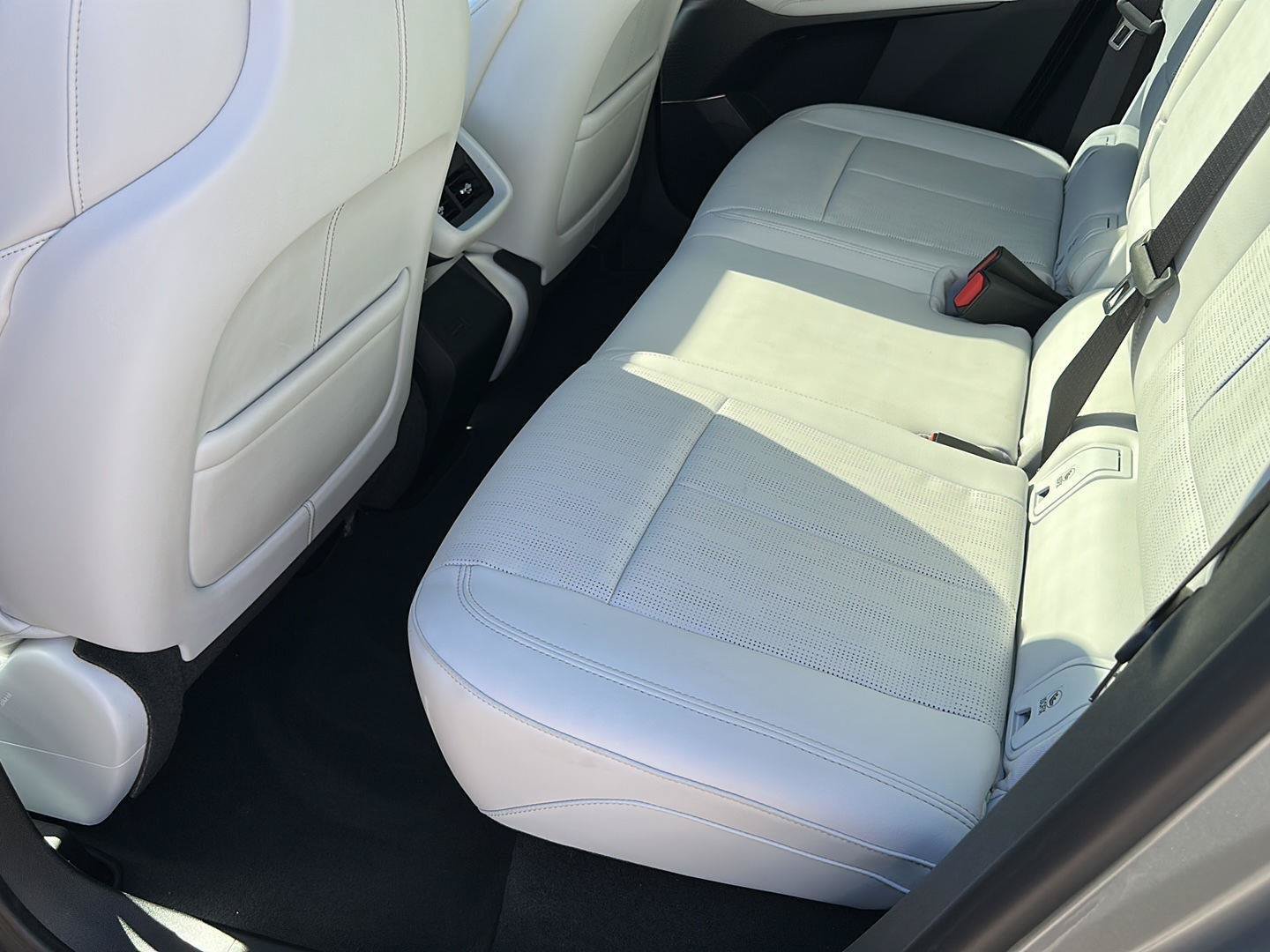 Used 2024 Cadillac Lyriq Luxury AWD/4WD image 20