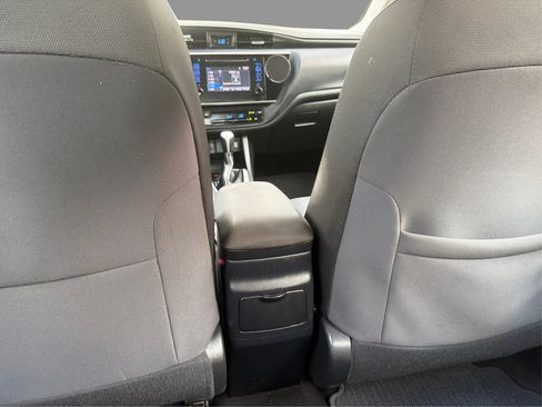 Used 2017 Toyota Corolla LE FWD image 21