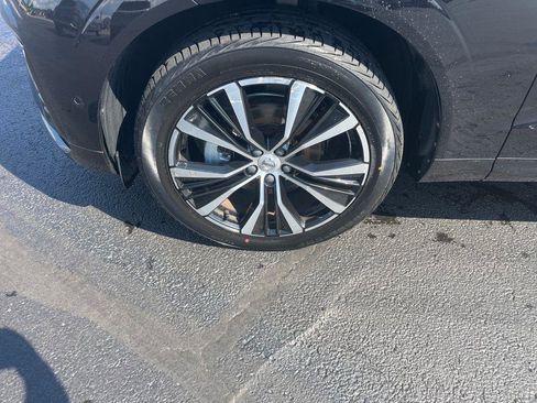 Used 2023 Volvo XC60 B5 Plus AWD/4WD image 35