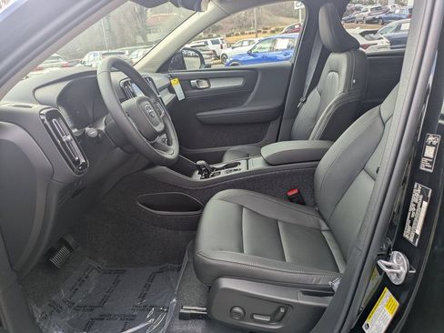 Certified 2026 Volvo XC40 B5 Core AWD/4WD image 22