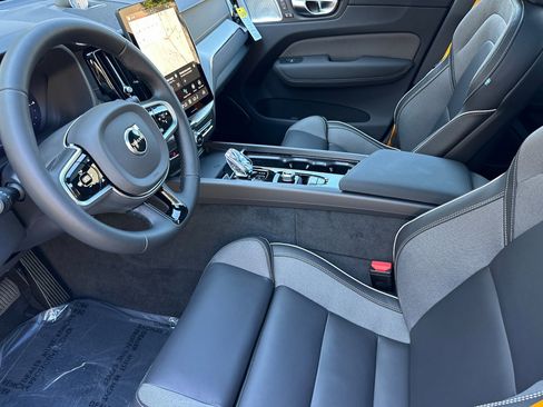 New 2026 Volvo XC60 T8 Polestar image 8