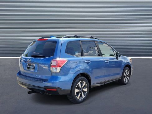 Used 2017 Subaru Forester 2.5i w/ Alloy Wheel Package image 3