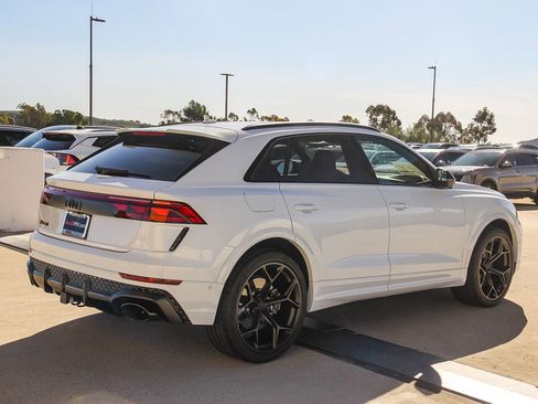 New 2026 Audi RS Q8 performance image 10