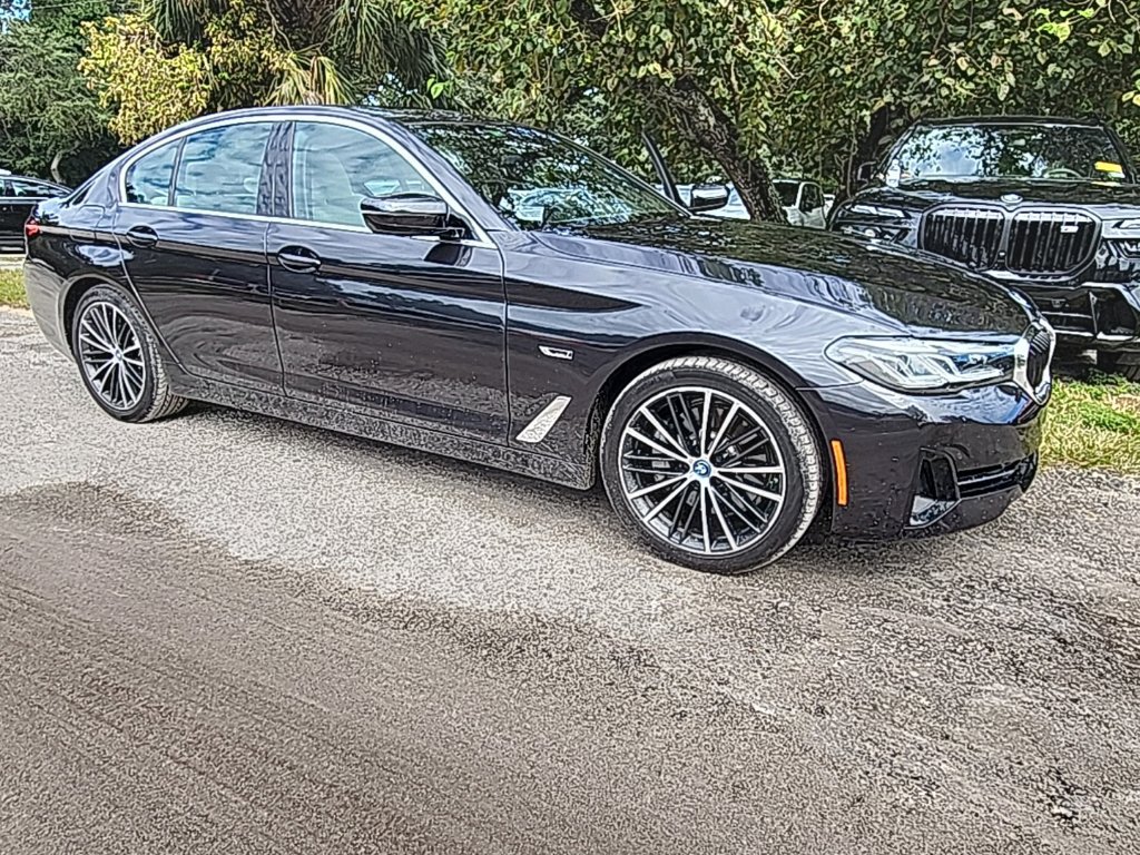 Used 2023 BMW 530e w/ Premium Package RWD image 1