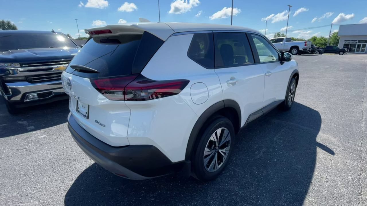 Used 2023 Nissan Rogue SV AWD/4WD image 9