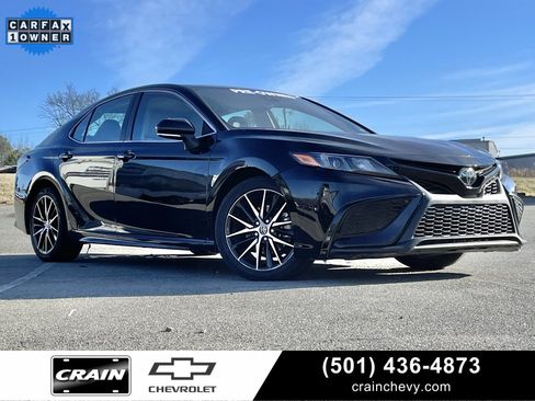 Used 2023 Toyota Camry SE image 1