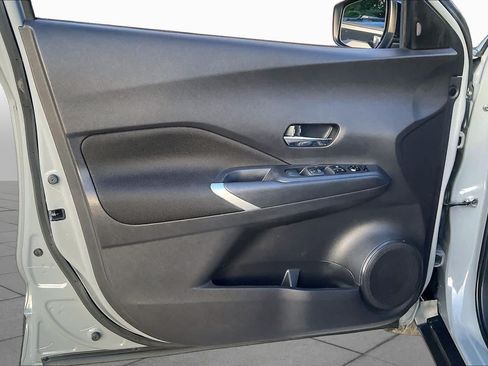 Used 2024 Nissan Kicks SV FWD image 21