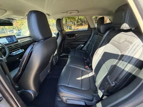 New 2026 Lincoln Corsair Premiere image 12