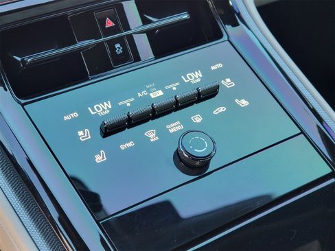 Certified 2024 Porsche Panamera image 22