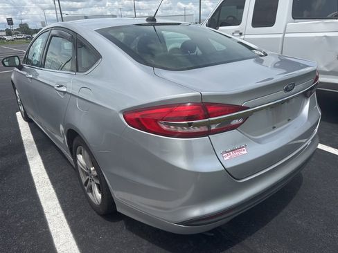 Used 2018 Ford Fusion SE FWD image 6