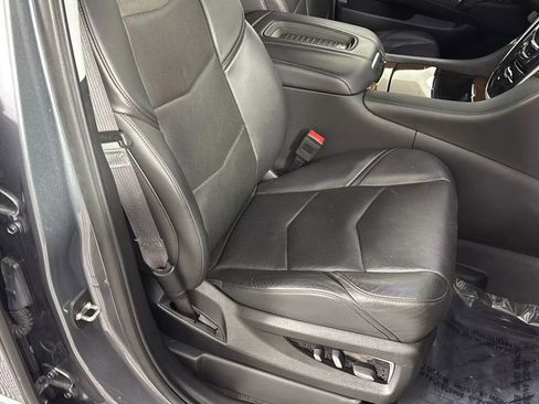 Used 2020 Cadillac Escalade Premium Luxury w/ LPO, Radiant Package image 40