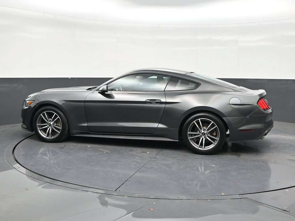 Used 2017 Ford Mustang Coupe RWD image 2