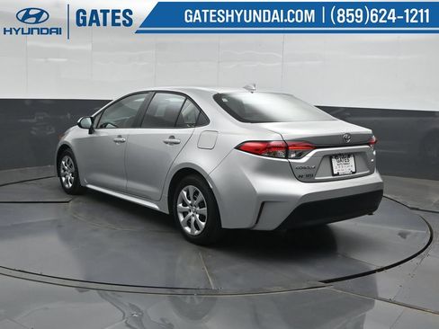 Used 2025 Toyota Corolla LE FWD image 8
