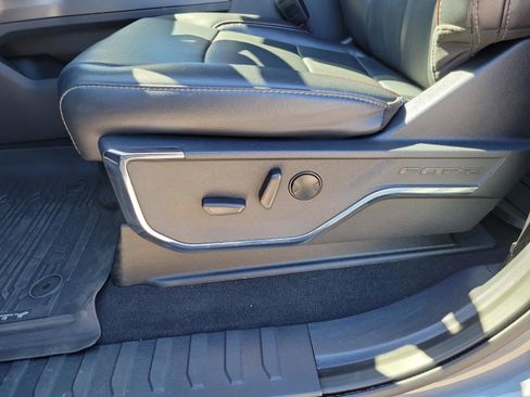 Used 2024 Ford F250 Lariat w/ Sport Appearance Package image 10