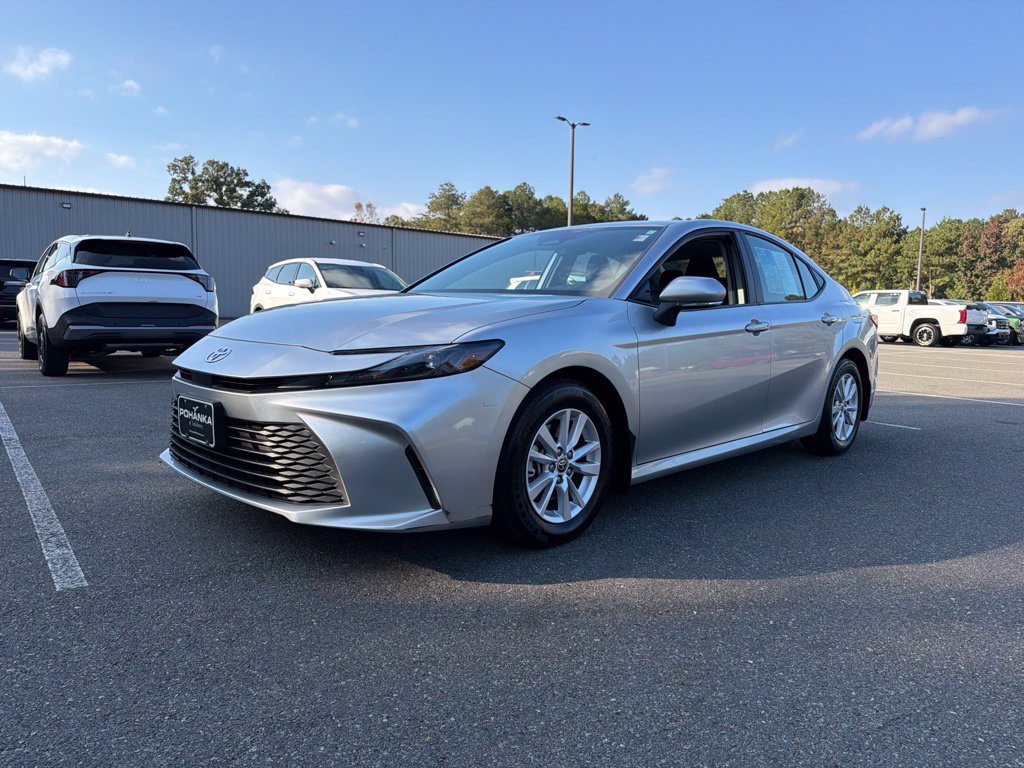 Used 2025 Toyota Camry LE w/ Convenience Package FWD image 2