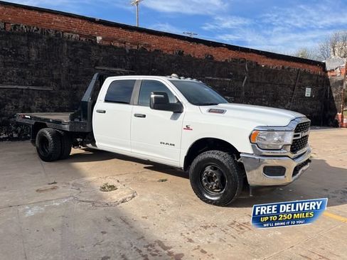 Used 2024 RAM 3500 4x4 Crew Cab DRW image 1
