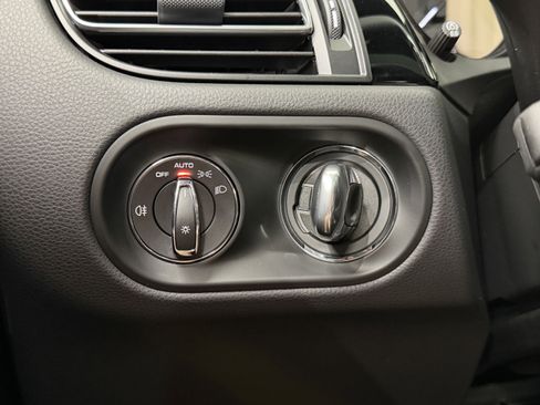 New 2026 Porsche Macan image 49