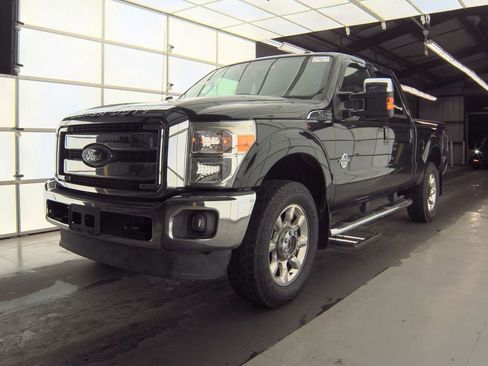 Used 2015 Ford F250 Lariat w/ Lariat Ultimate Package image 4