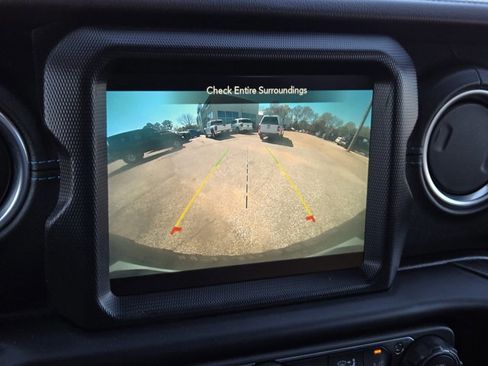 Used 2022 Jeep Wrangler Unlimited Rubicon 4xe w/ Cold Weather Group image 27