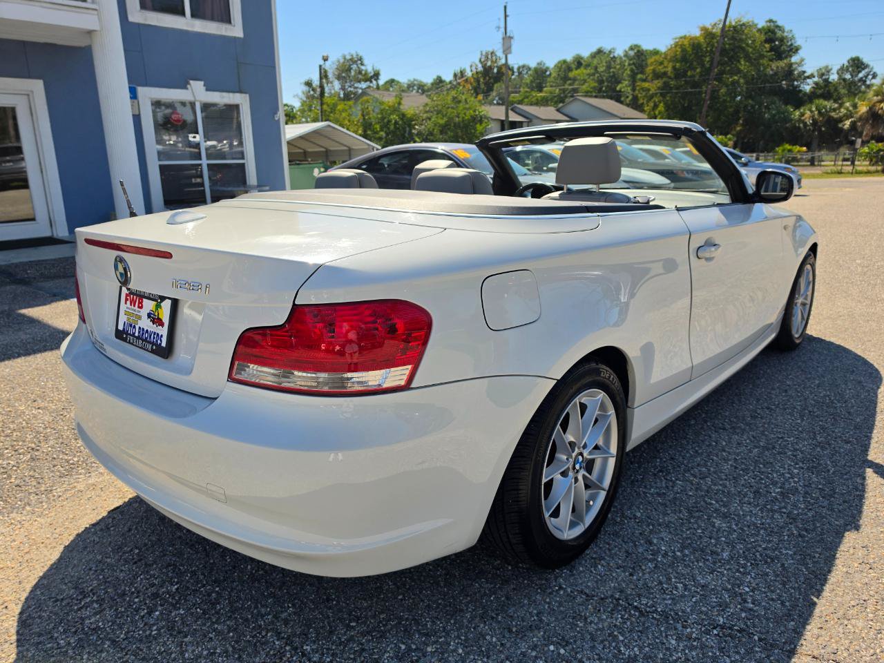 Used 2011 BMW 128i Convertible w/ Premium Pkg RWD image 11