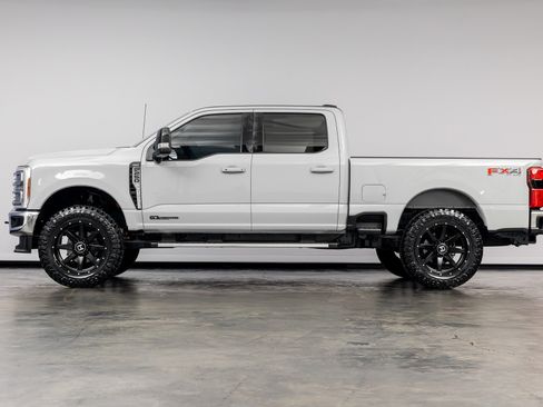 Used 2025 Ford F250 Lariat AWD/4WD image 9