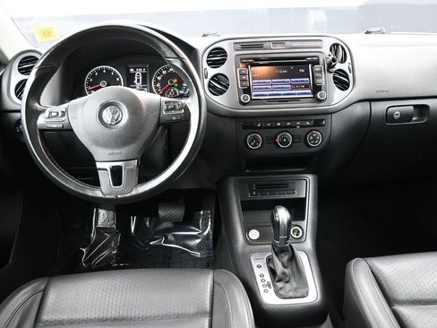 Used 2015 Volkswagen Tiguan SE image 18
