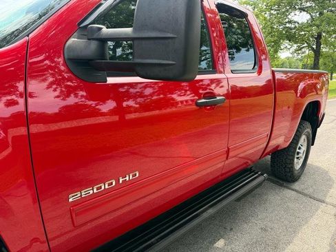 Used 2011 GMC Sierra 2500 SLE w/ SLE Preferred Package AWD/4WD image 14