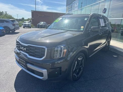 Certified 2023 Kia Telluride S w/ S Sunroof Package AWD/4WD image 4