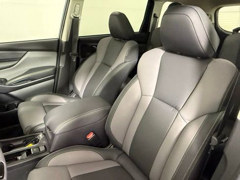 Used 2025 Subaru Ascent Onyx Edition w/ Onyx Package image 31