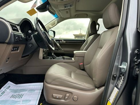 Used 2020 Lexus GX 460 Premium w/ Premium Package image 14
