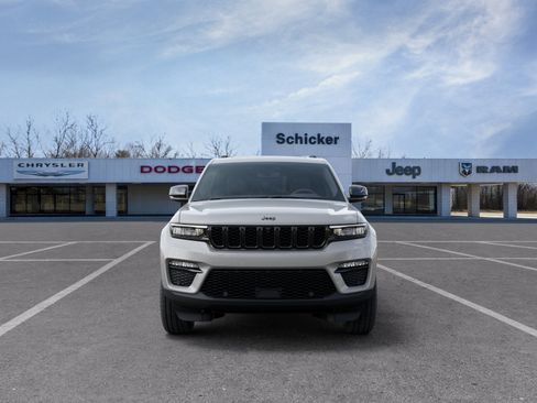 New 2025 Jeep Grand Cherokee Limited w/ Luxury Tech Group II AWD/4WD image 36
