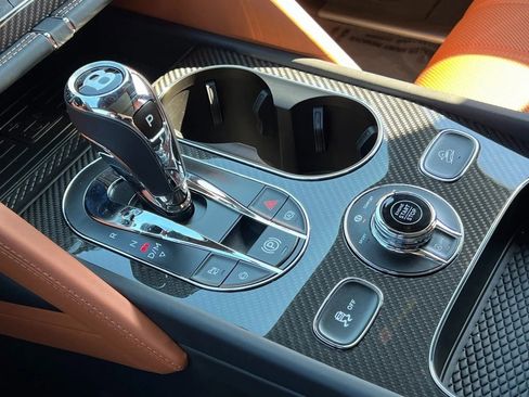 Certified 2025 Bentley Bentayga AWD/4WD image 40