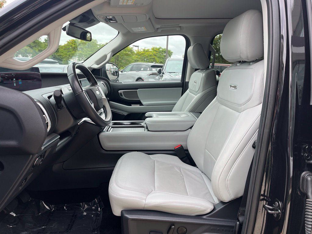 Used 2025 Ford Expedition Max Platinum w/ Driver's Package AWD/4WD image 25
