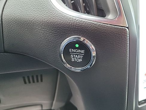 Used 2024 Ford Edge Titanium image 22