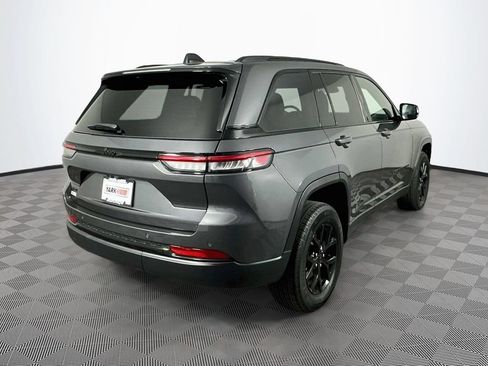 Certified 2025 Jeep Grand Cherokee Altitude AWD/4WD image 12