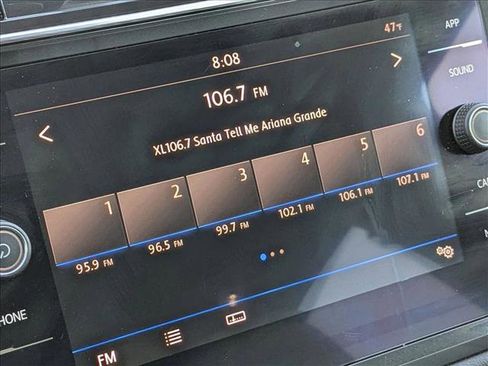 Used 2019 Volkswagen Tiguan SE w/ Panoramic Sunroof Package image 13