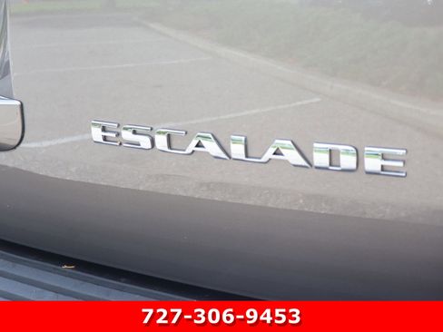 Used 2013 Cadillac Escalade ESV Platinum RWD image 9
