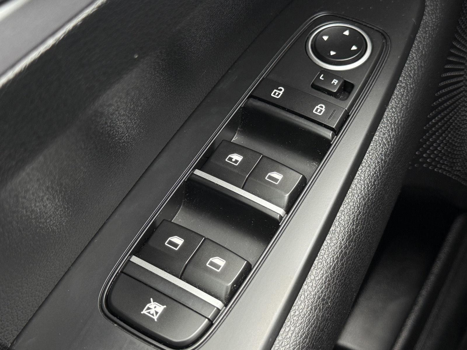 Used 2024 Kia Forte LXS w/ LXS Technology Package FWD image 20