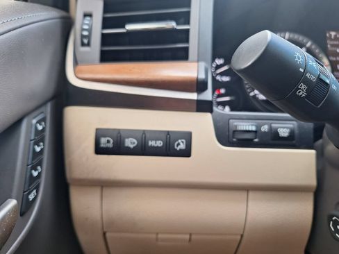Used 2021 Lexus LX 570 4WD w/ Luxury Package image 17
