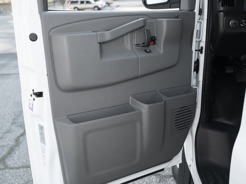 New 2025 GMC Savana 2500 Extended w/ Driver Convenience Package image 28