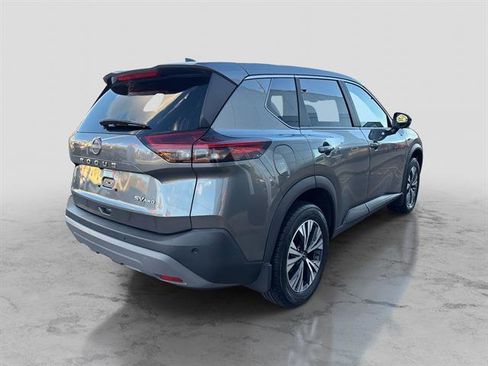 Used 2022 Nissan Rogue SV image 5