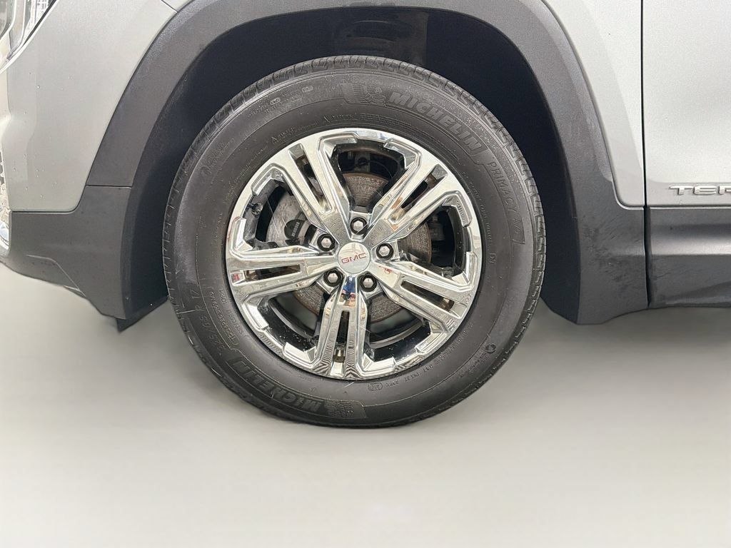 Used 2023 GMC Terrain SLE w/ Driver Convenience Package FWD image 30