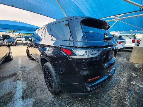 Used 2021 Chevrolet Traverse Premier w/ Redline Edition FWD image 3