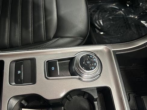 Certified 2024 Ford Edge SEL w/ Convenience Package AWD/4WD image 18