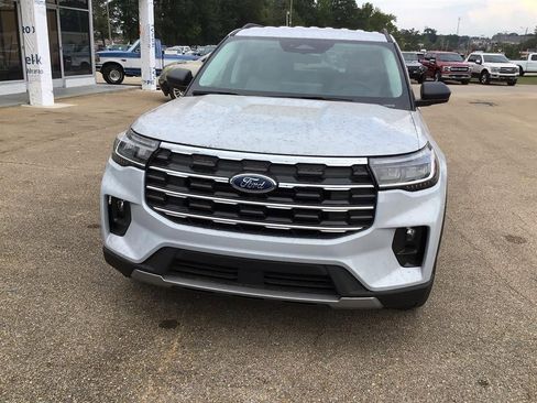 New 2025 Ford Explorer Active w/ Active Comfort Package image 11