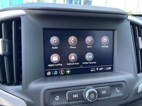 Used 2024 GMC Terrain SLE w/ Driver Convenience Package FWD image 25