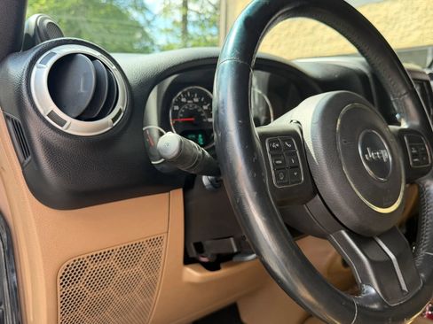 Used 2013 Jeep Wrangler Unlimited Sahara w/ Mopar Chrome Edition Group AWD/4WD image 25