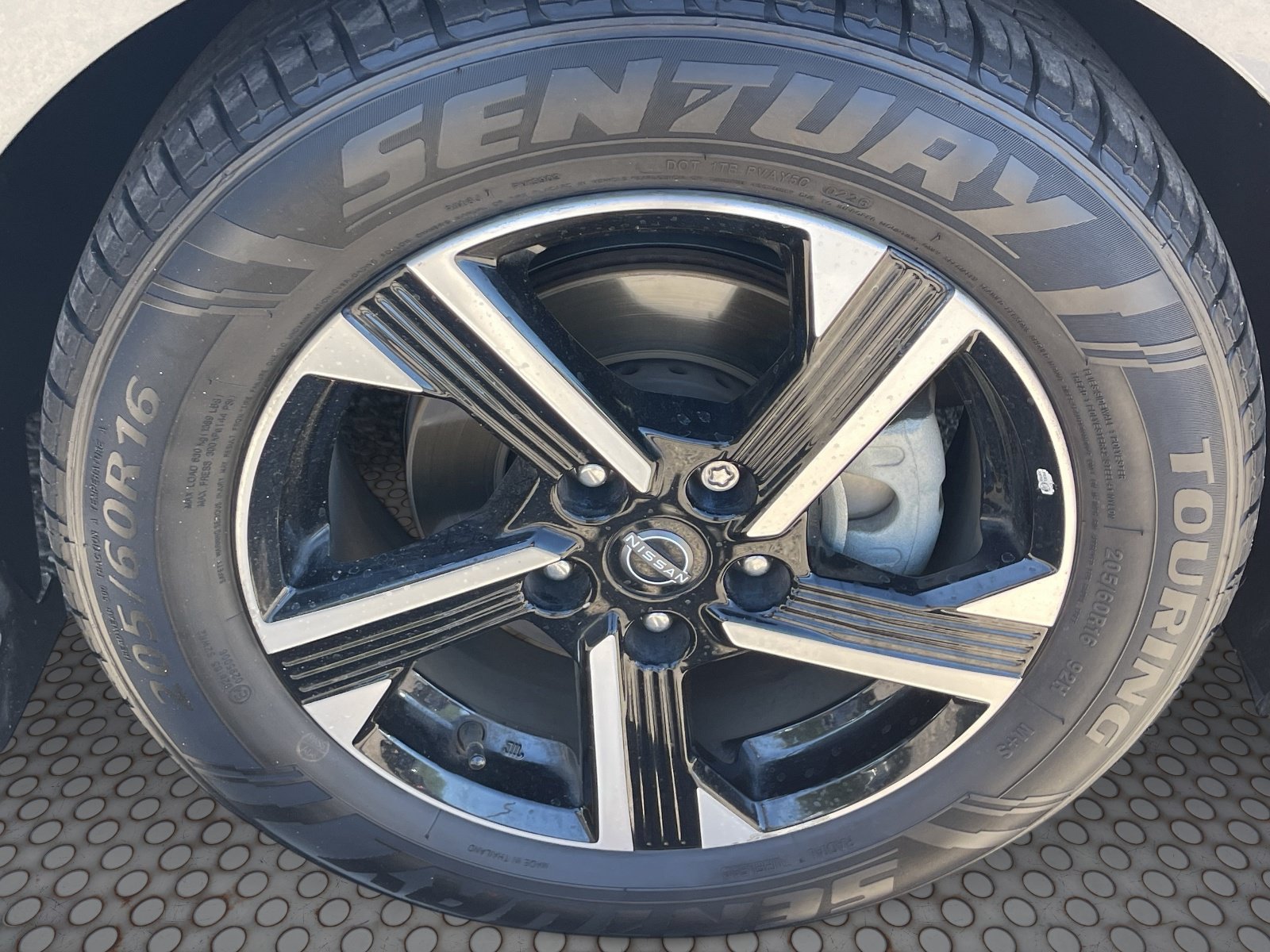 Used 2024 Nissan Sentra SV FWD image 10